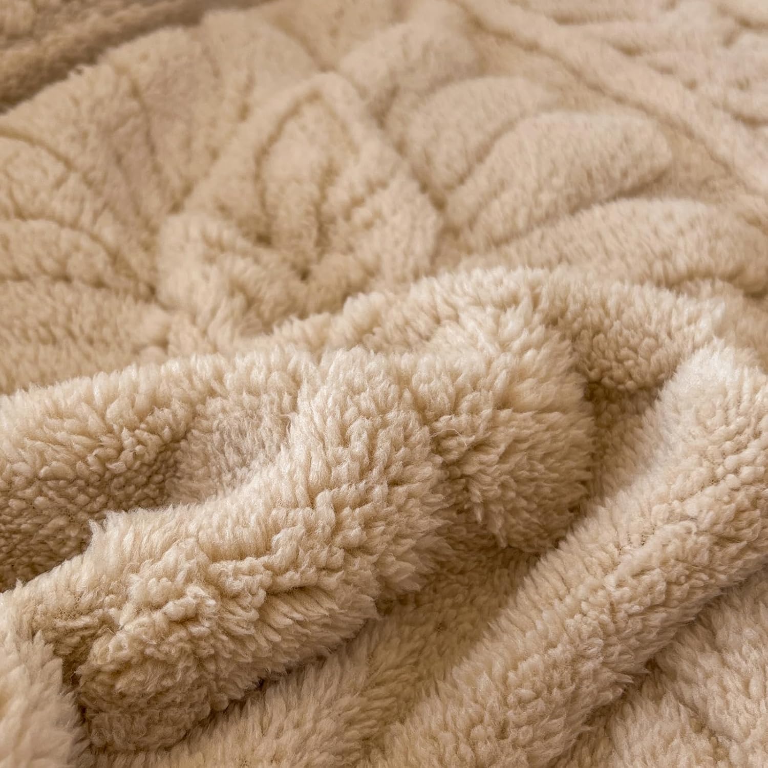 LweiPsqLin Fluffy Velvet Fitted Sheet Full Size - Micro Fleece Bed Sheet with 15" Deep Pockets, Bohemian Floral Jacquard Mattress Cover, Shrink & Fade Resistant, Khaki