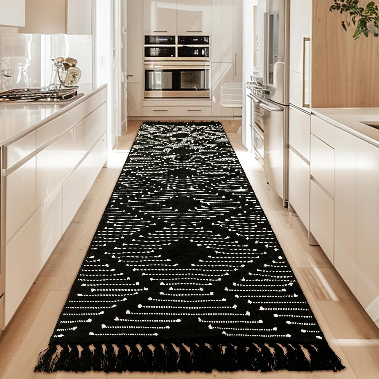 Tritard Washable Runners for Hallways 2x6 Boho Runner Rug with Tassels, Woven Cotton Kitchen Hallway Rug Runner Farmhouse Low Pile Rugs Carpet for Indoor Entryway Bathroom Laundry Bedroom, Black White