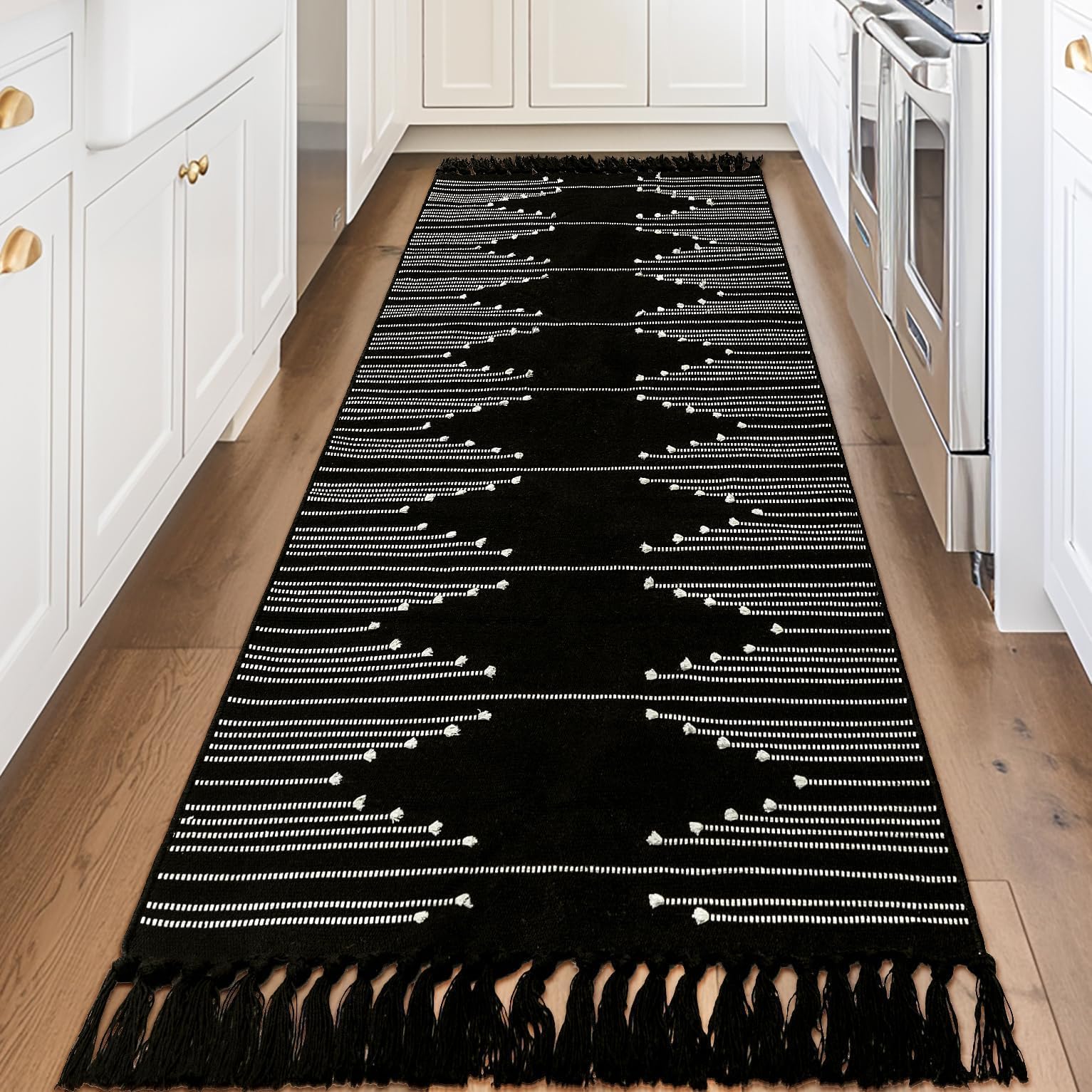 Tritard Washable Runners for Hallways 2x6 Boho Runner Rug with Tassels, Woven Cotton Kitchen Hallway Rug Runner Farmhouse Low Pile Rugs Carpet for Indoor Entryway Bathroom Laundry Bedroom, Black White