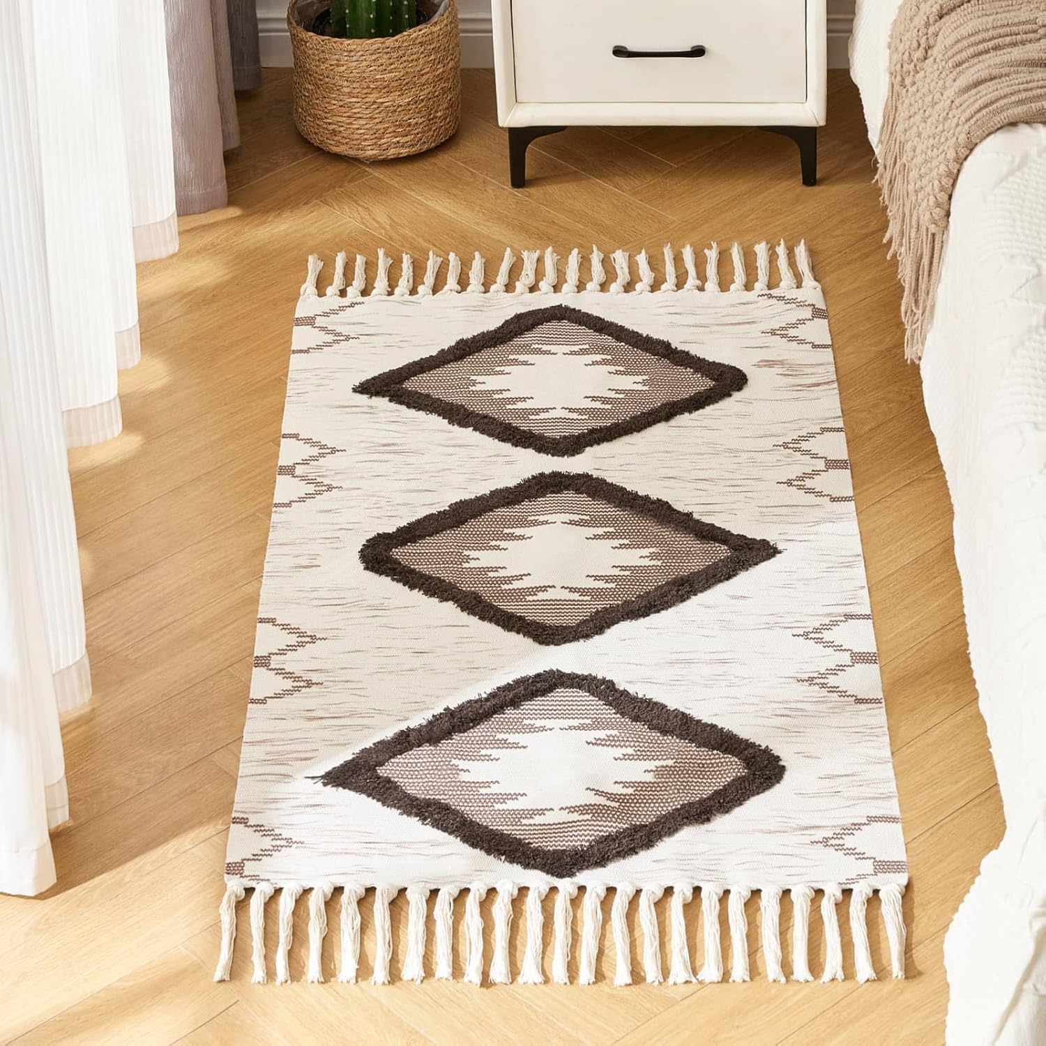 Boho Runner Rug 2'x6', Washable Hallway Farmhouse Area Rug, Kitchen Floor Mat with Tassels, Tufted Cotton Woven Entryway Carpet, Brown