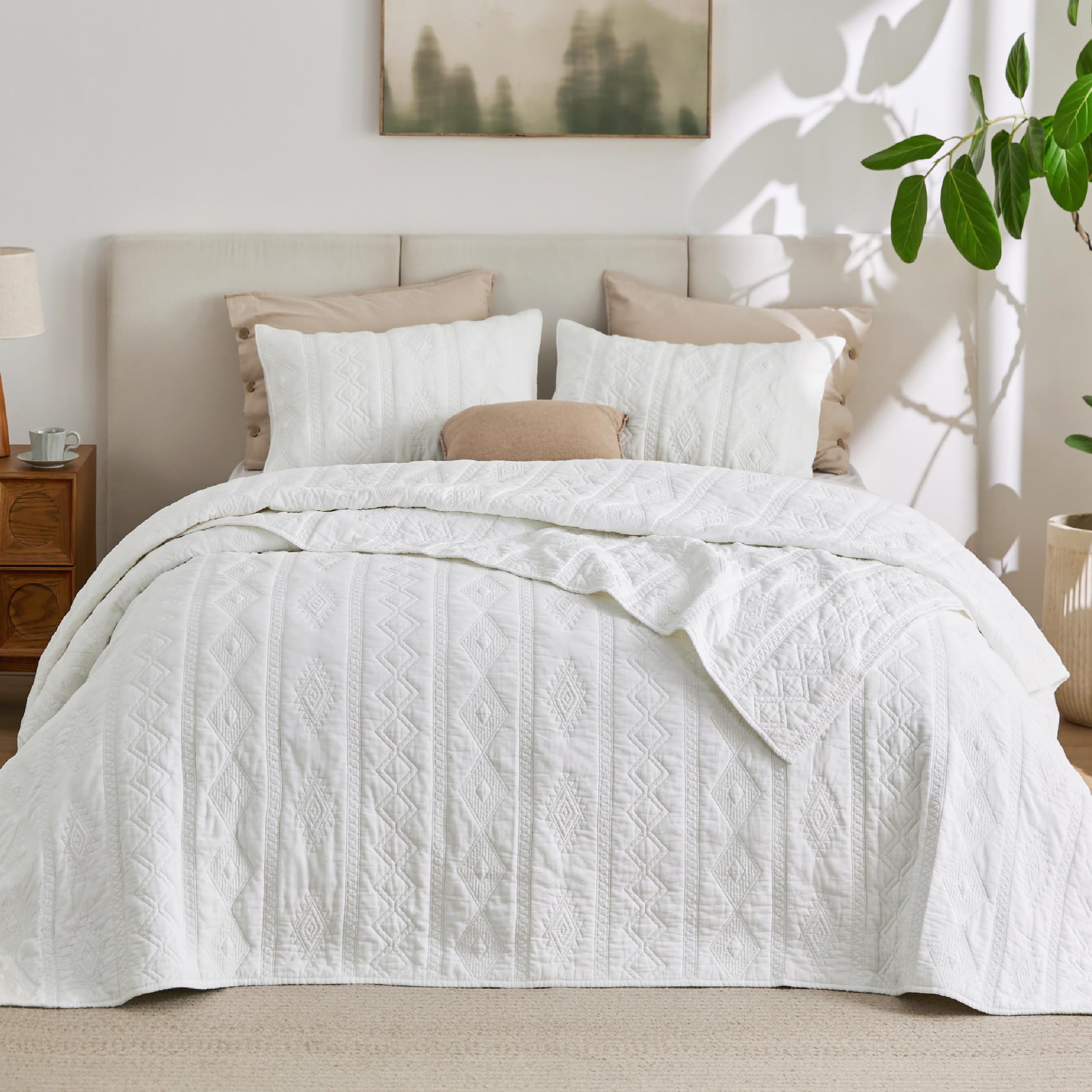 Bedsure 100% Cotton Quilt Set - Queen Size Bedspread, Lightweight Soft Bed Coverlet, PureWoven, 3-Piece Cozy Stitching Comforter with 2 Pillow Shams in Embroidery Clover Pattern, 90x96 in, Linen Beige