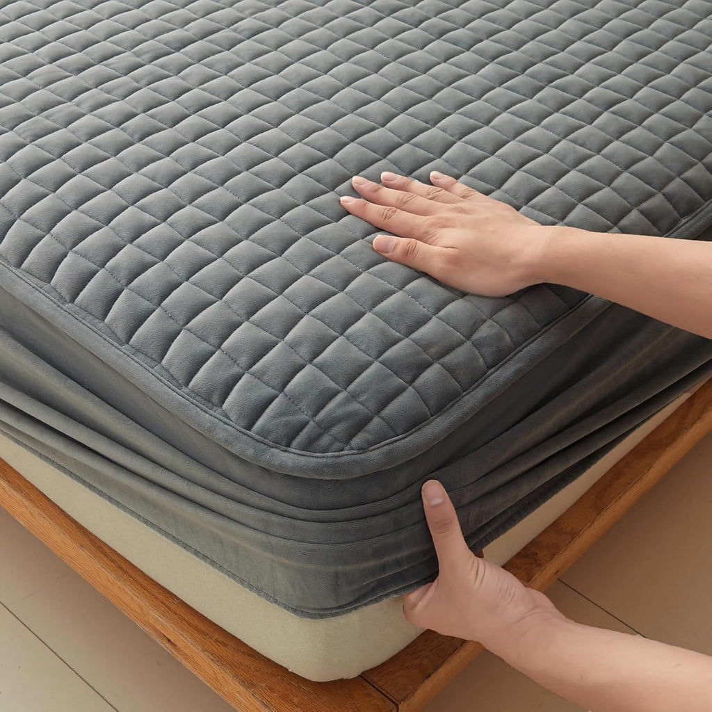 LweiPsqLin Quilted Flannel Fitted Sheets,Soft Flannel Fleece Mattress Top- Suitable for Fall and Winter,Fitted Deep Pocket Up to 15''. (Gray, Queen)