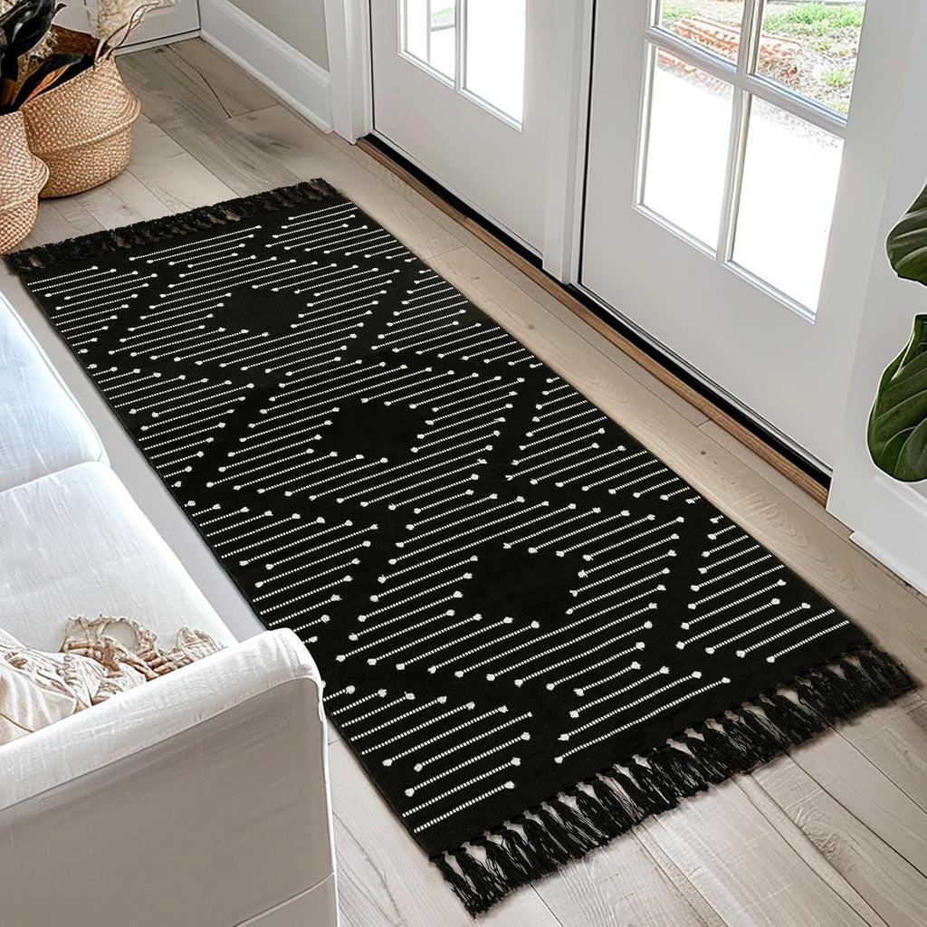 Tritard Washable Runners for Hallways 2x6 Boho Runner Rug with Tassels, Woven Cotton Kitchen Hallway Rug Runner Farmhouse Low Pile Rugs Carpet for Indoor Entryway Bathroom Laundry Bedroom, Black White