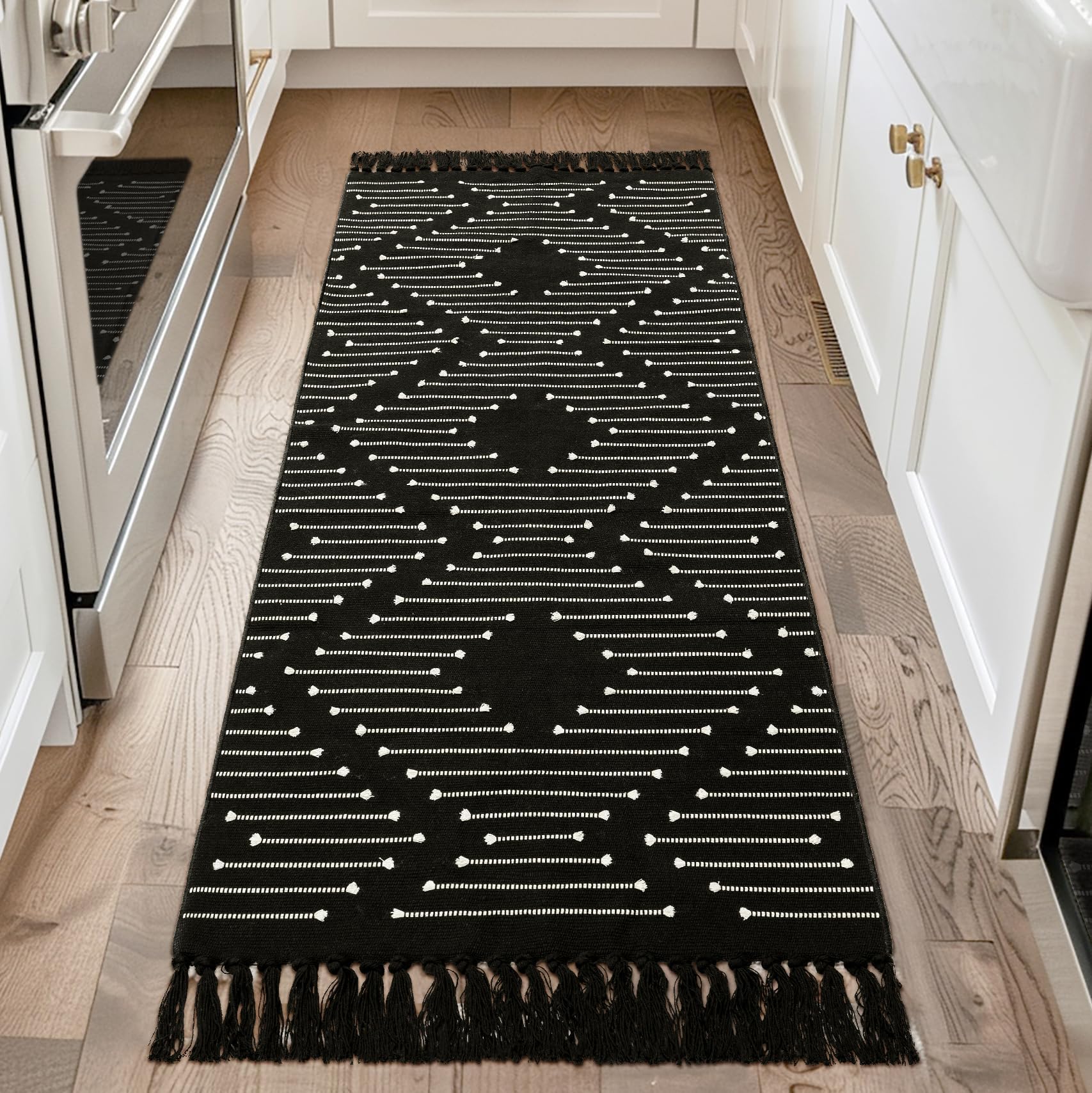 Tritard Washable Runners for Hallways 2x6 Boho Runner Rug with Tassels, Woven Cotton Kitchen Hallway Rug Runner Farmhouse Low Pile Rugs Carpet for Indoor Entryway Bathroom Laundry Bedroom, Black White