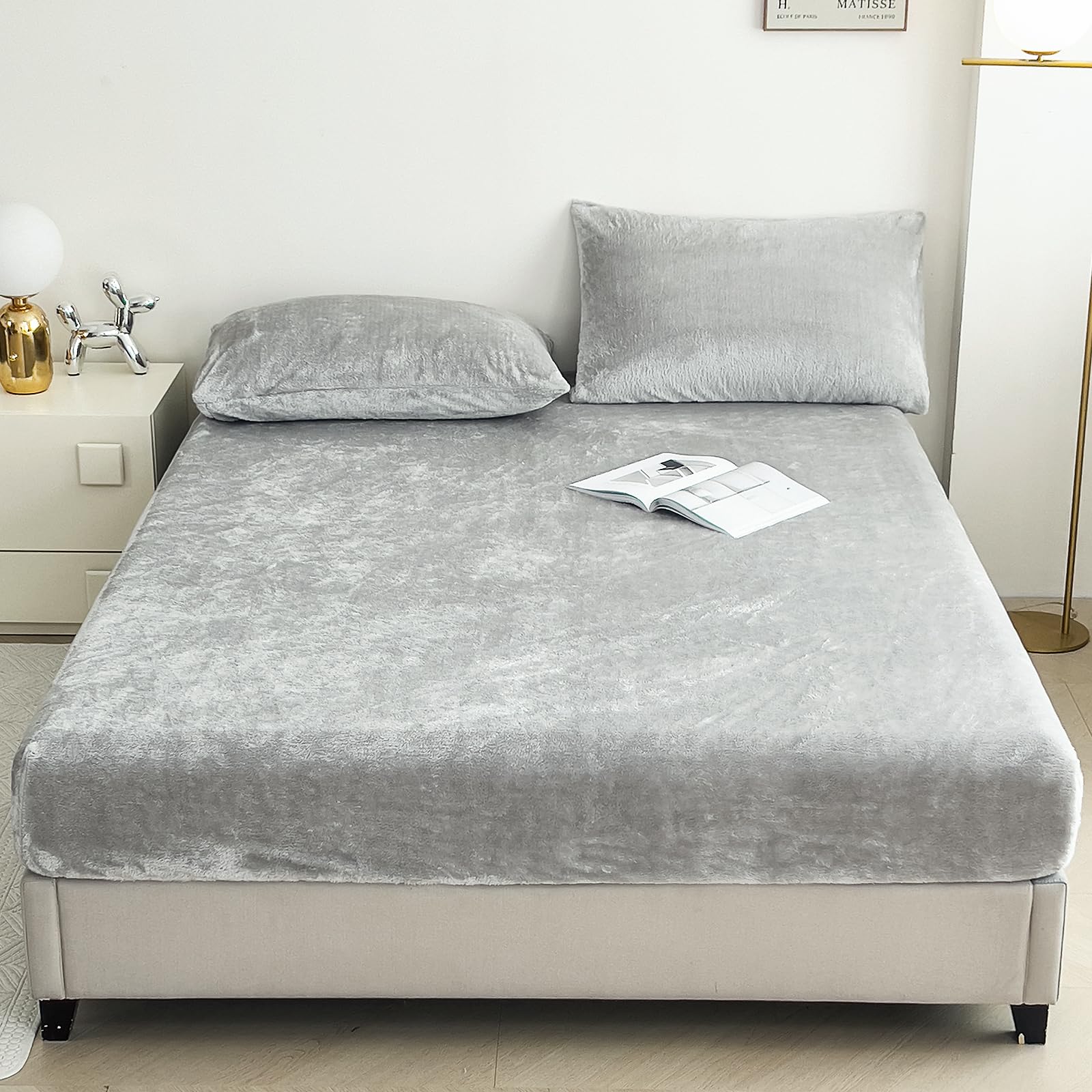 YIYEA Fleece Fitted Sheet Only, Ultra Soft Fluffy Plush Velvet Deep Pocket Fitted Bottom Sheet for Fall Winter, Cozy Warmth and No Shedding, Light Gray, Queen