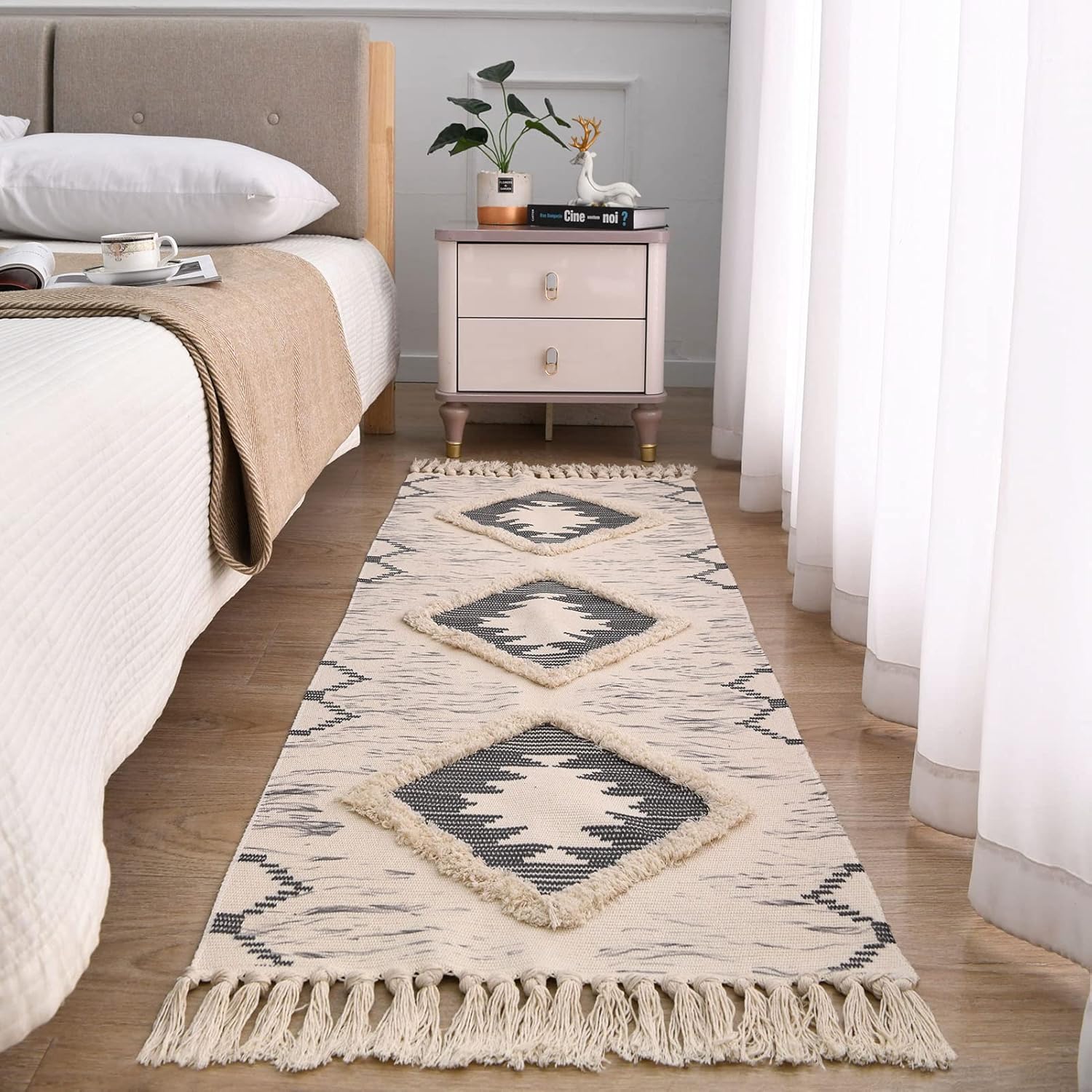 Boho Runner Rug 2'x6', Washable Hallway Farmhouse Area Rug, Kitchen Floor Mat with Tassels, Tufted Cotton Woven Entryway Carpet, Brown