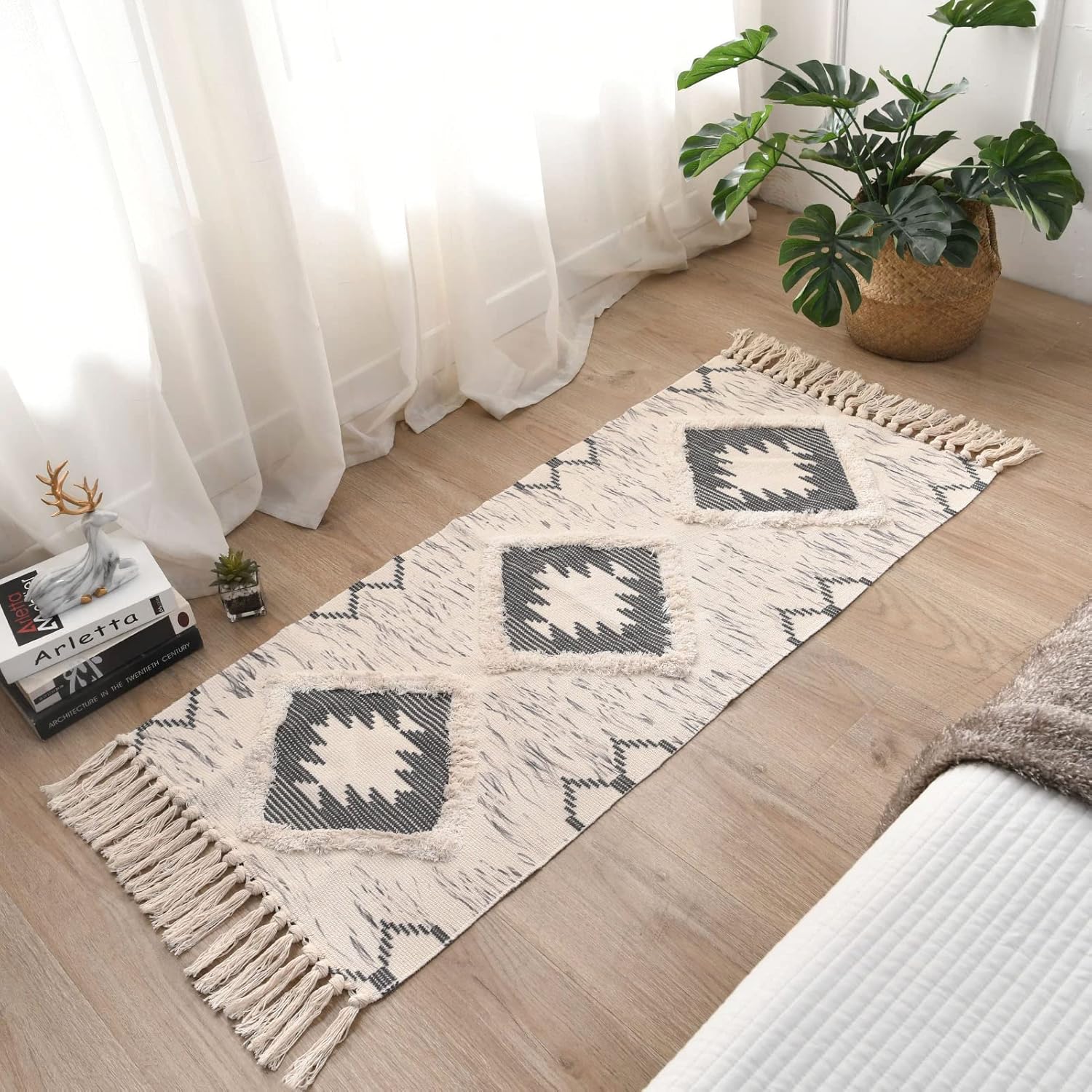 Boho Runner Rug 2'x6', Washable Hallway Farmhouse Area Rug, Kitchen Floor Mat with Tassels, Tufted Cotton Woven Entryway Carpet, Brown