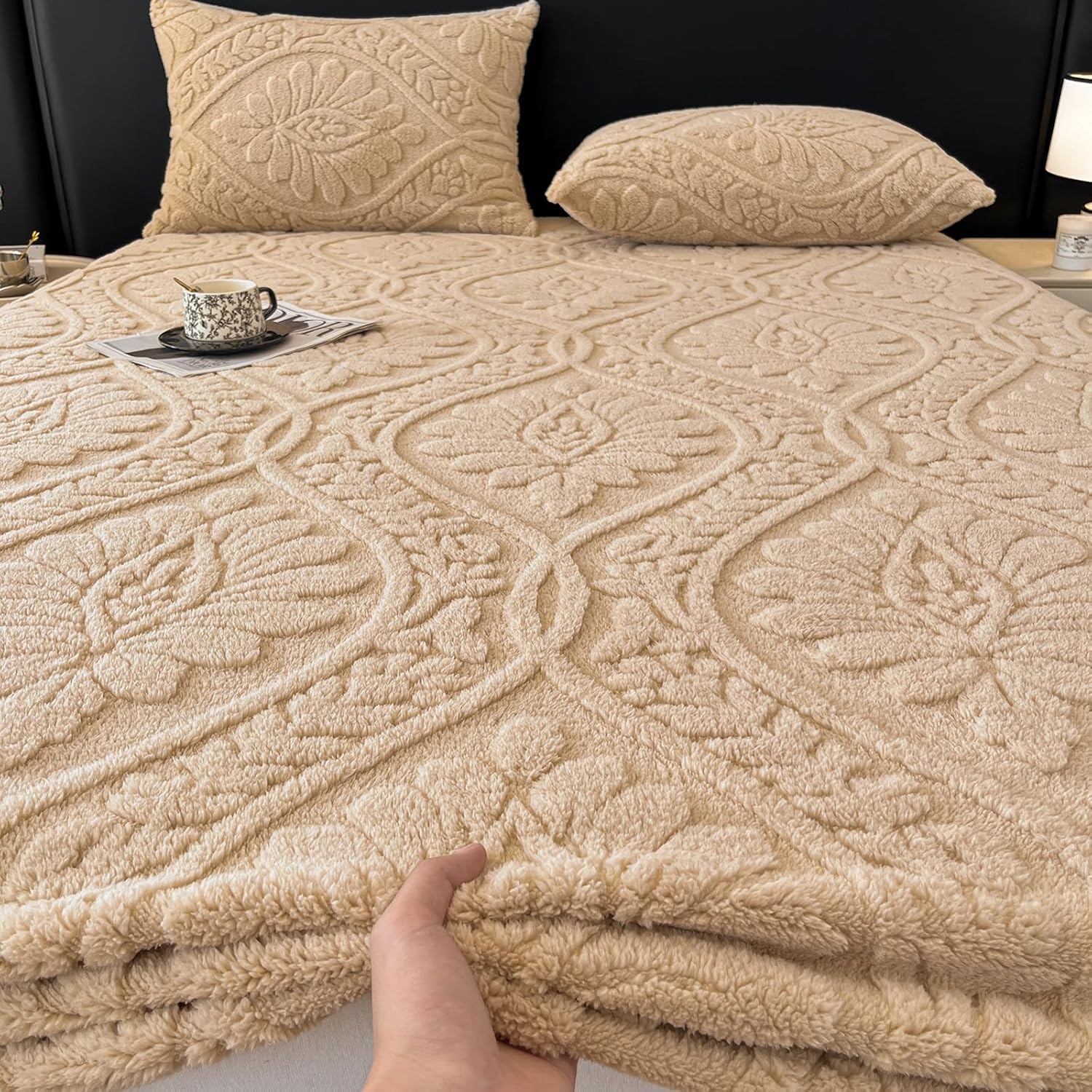 LweiPsqLin Fluffy Velvet Fitted Sheet Full Size - Micro Fleece Bed Sheet with 15" Deep Pockets, Bohemian Floral Jacquard Mattress Cover, Shrink & Fade Resistant, Khaki