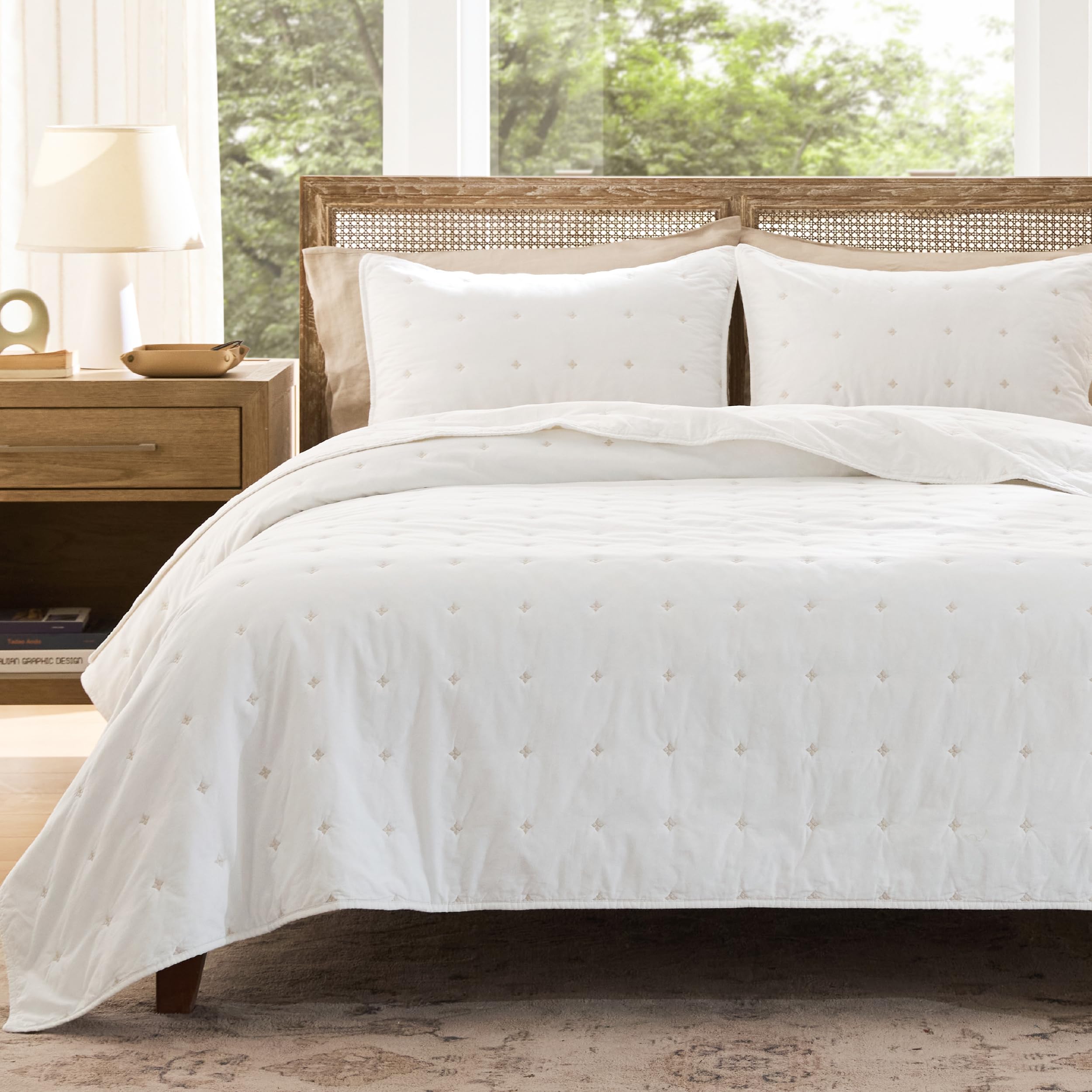 Bedsure 100% Cotton Quilt Set - Queen Size Bedspread, Lightweight Soft Bed Coverlet, PureWoven, 3-Piece Cozy Stitching Comforter with 2 Pillow Shams in Embroidery Clover Pattern, 90x96 in, Linen Beige