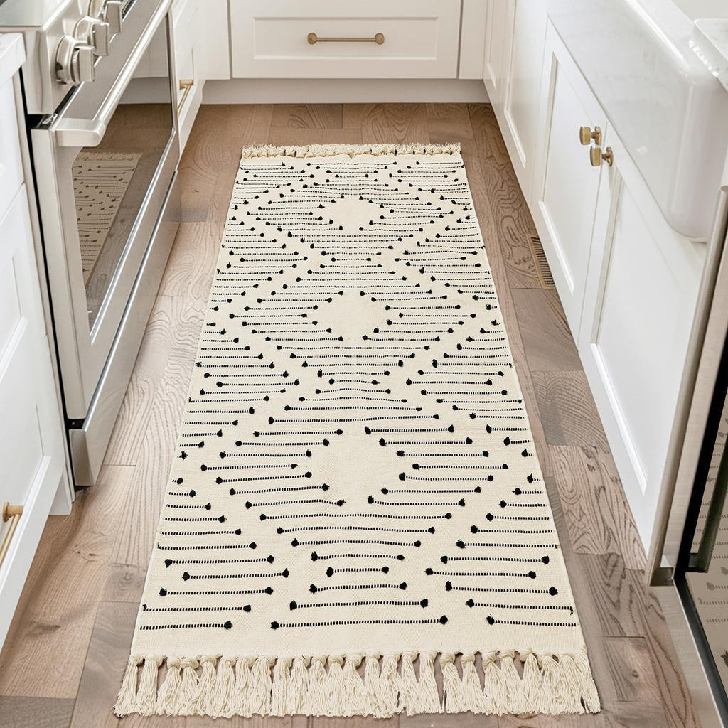 Tritard Washable Runners for Hallways 2x6 Boho Runner Rug with Tassels, Woven Cotton Kitchen Hallway Rug Runner Farmhouse Low Pile Rugs Carpet for Indoor Entryway Bathroom Laundry Bedroom, Black White