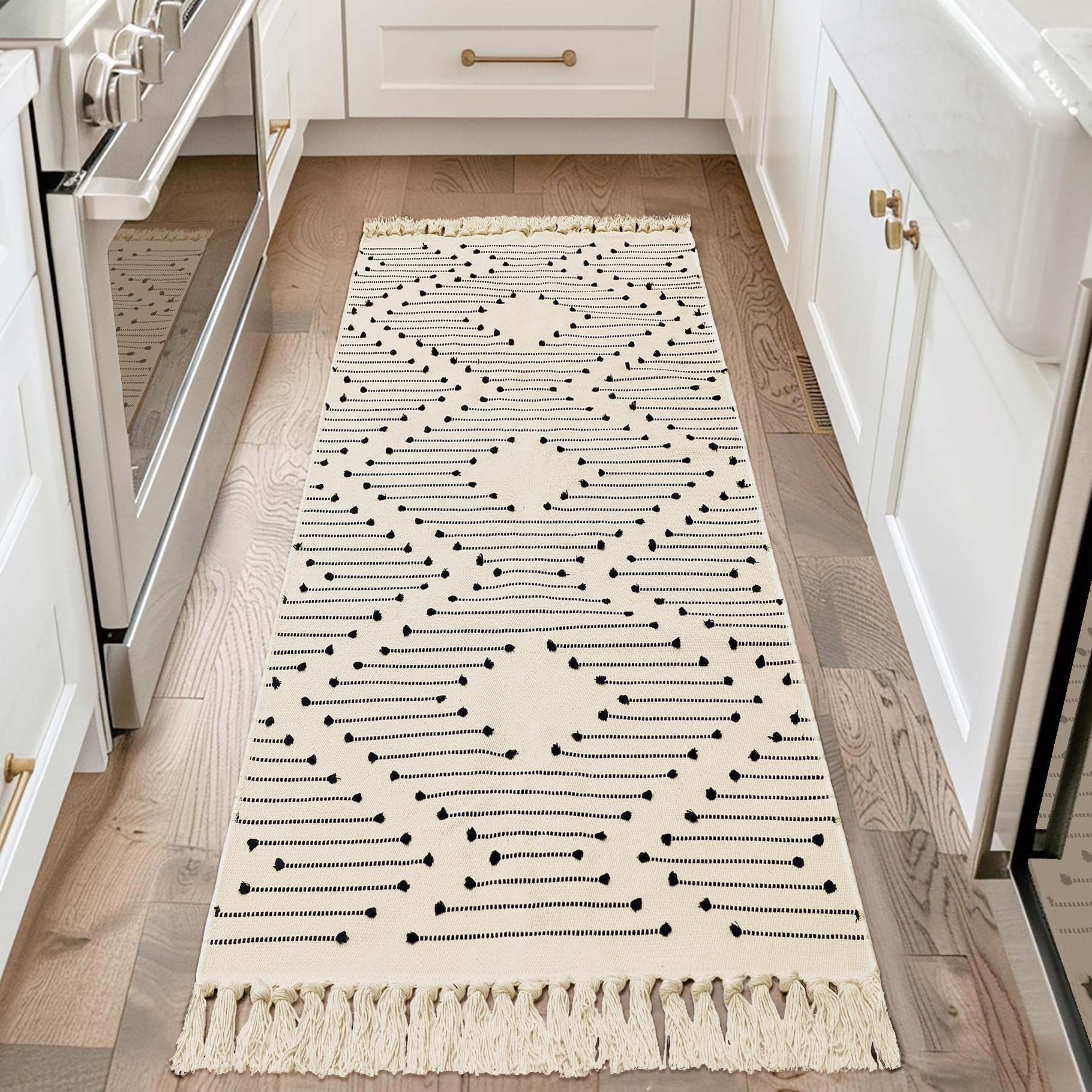 Tritard Washable Runners for Hallways 2x6 Boho Runner Rug with Tassels, Woven Cotton Kitchen Hallway Rug Runner Farmhouse Low Pile Rugs Carpet for Indoor Entryway Bathroom Laundry Bedroom, Black White
