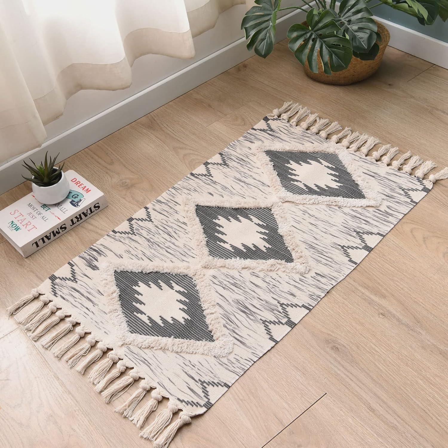 Boho Runner Rug 2'x6', Washable Hallway Farmhouse Area Rug, Kitchen Floor Mat with Tassels, Tufted Cotton Woven Entryway Carpet, Brown