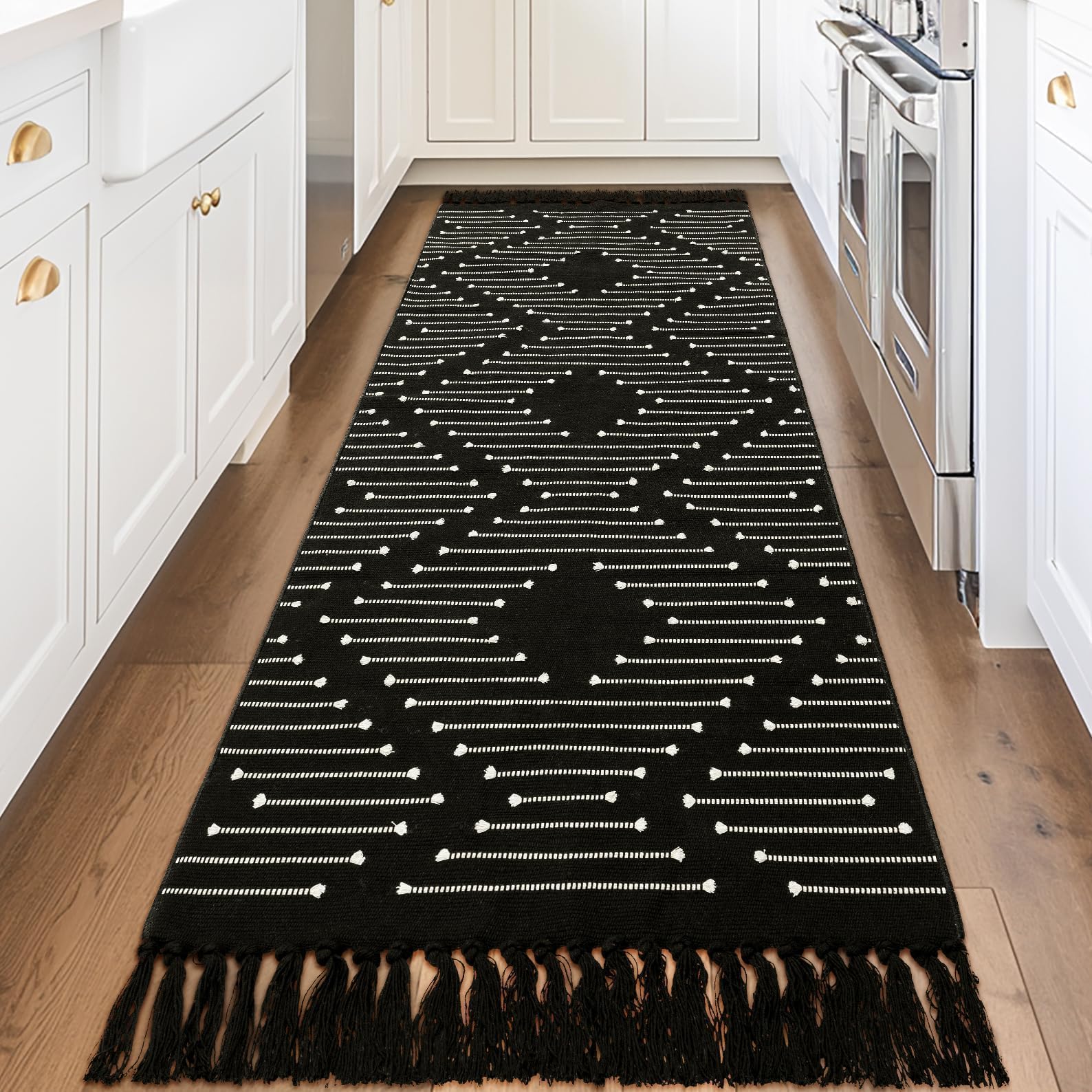 Tritard Washable Runners for Hallways 2x6 Boho Runner Rug with Tassels, Woven Cotton Kitchen Hallway Rug Runner Farmhouse Low Pile Rugs Carpet for Indoor Entryway Bathroom Laundry Bedroom, Black White