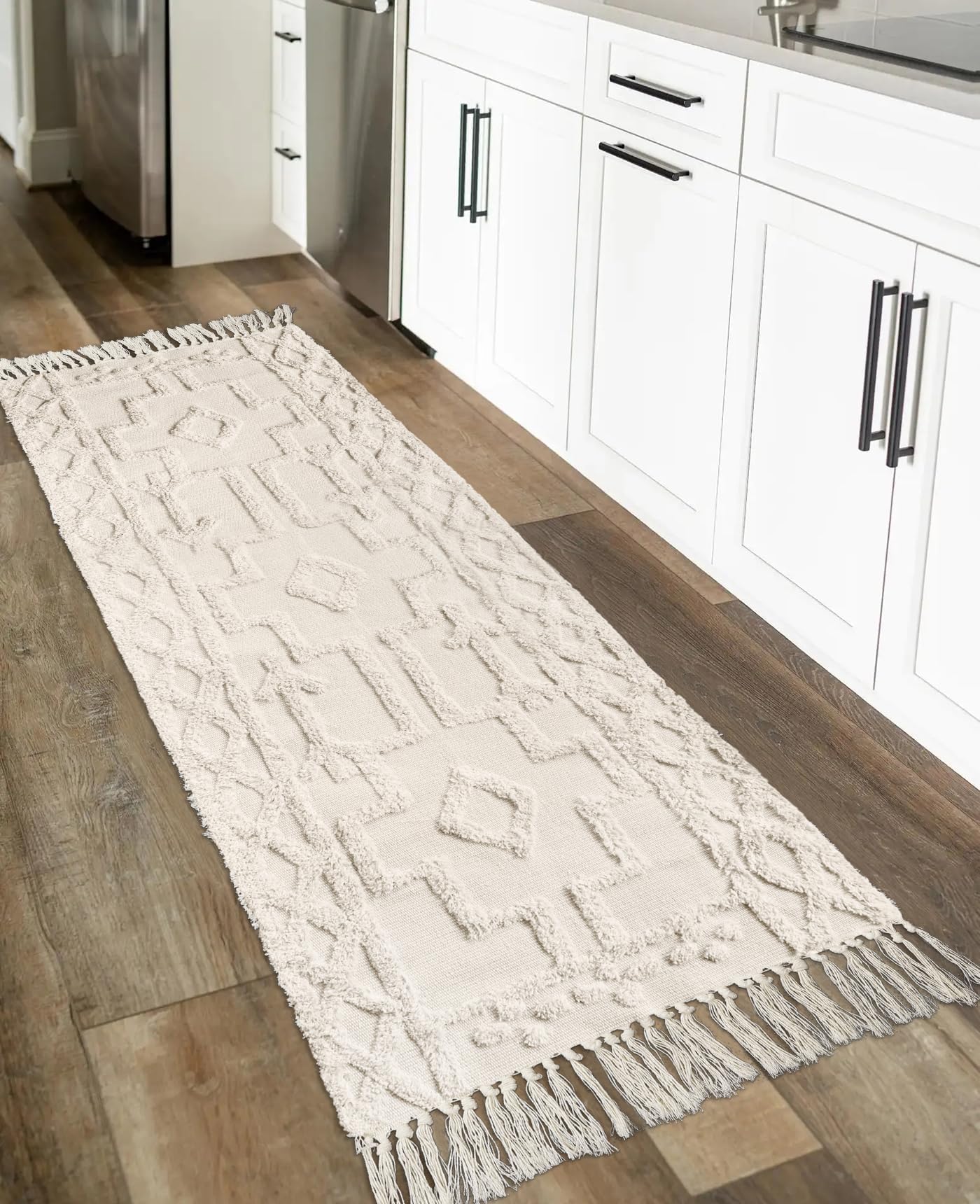 Uphome Boho Bathroom Rug 2' x 3', Washable Small Farmhouse Bedroom Rugs with Tassels, Beige Geometric Bath Mats for Home Decor, Cotton Woven Moroccan Tufted Throw Rug for Entryway Front Door Kitchen
