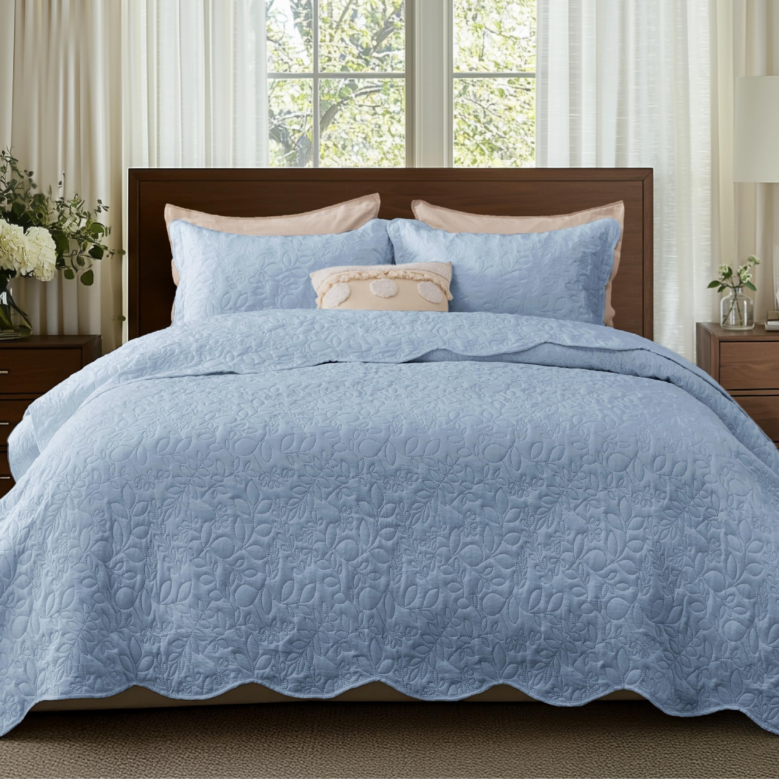 Bedsure King Quilt - Linen Bedspread King Size & Lightweight Comforter, Modern Farmhouse Coverlet with Clover Pattern, Ultra Soft All-Season Bedding, 106 x 96 Inches | Stitch-Free Quilting, Ultra Soft, Lightweight, Machine Washable, Pet-Friendly