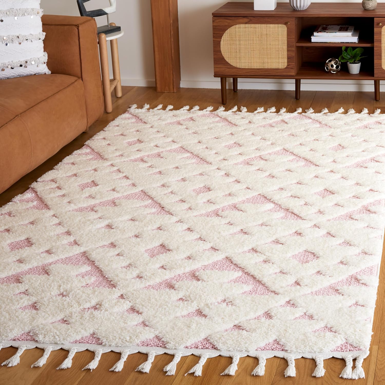SAFAVIEH Area Rug 3x5 - Moroccan Tassel Shag Collection - Ivory, Non-Shedding & Easy to Clean, Plush High-Low Texture, Ideal for Living Room, Bedroom, Dining Space (MTS688C)
