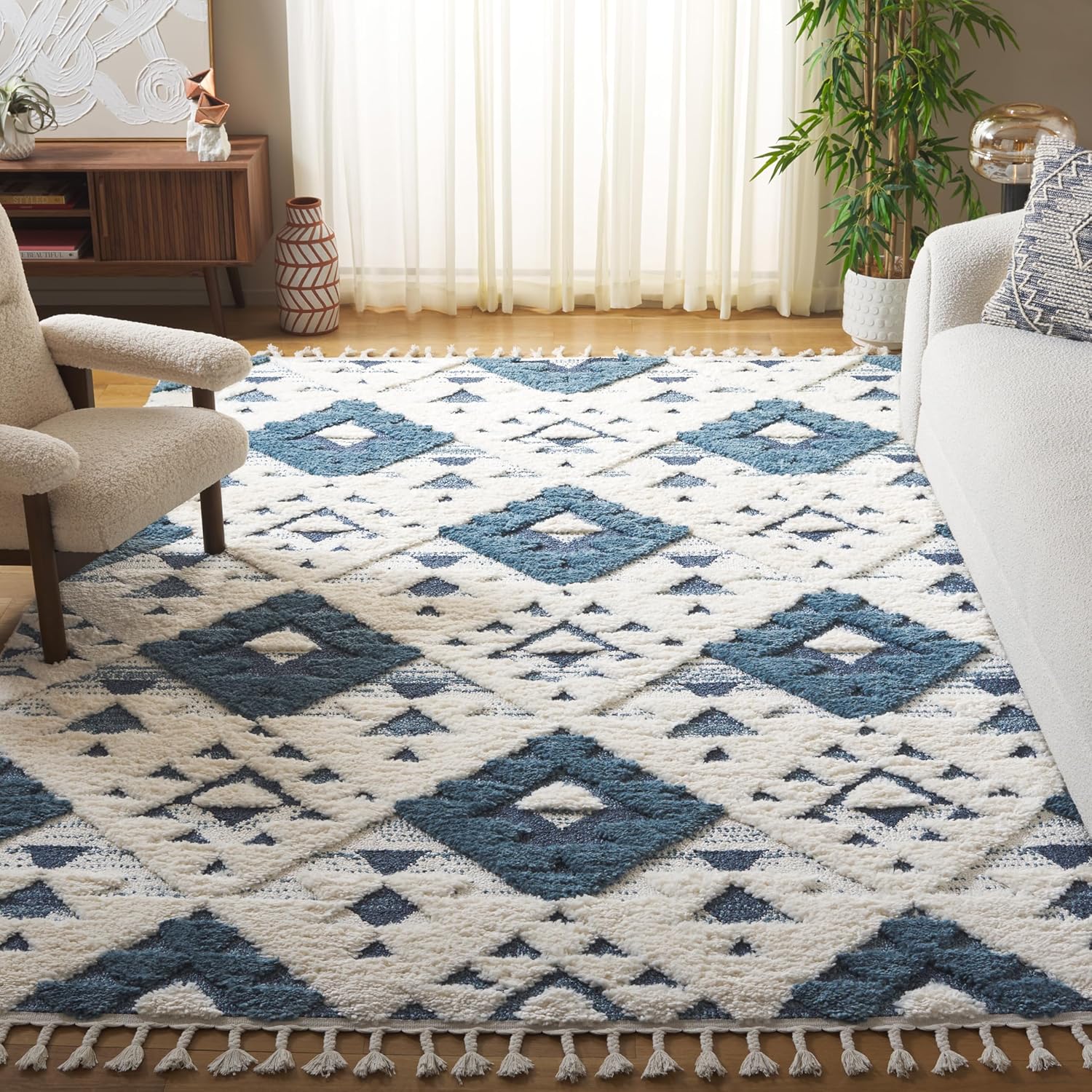 SAFAVIEH Area Rug 3x5 - Moroccan Tassel Shag Collection - Ivory, Non-Shedding & Easy to Clean, Plush High-Low Texture, Ideal for Living Room, Bedroom, Dining Space (MTS688C)
