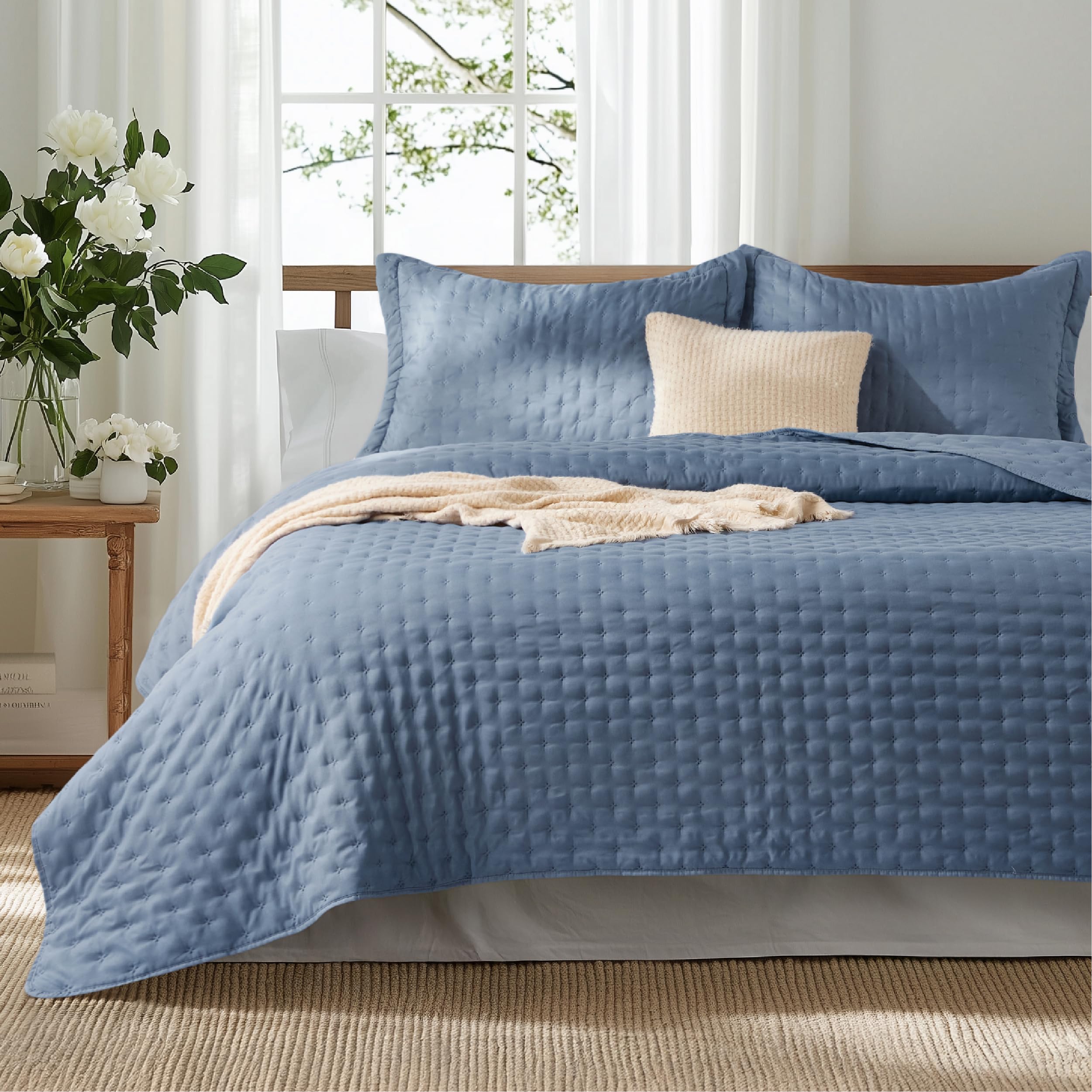 Bedsure King Quilt - Linen Bedspread King Size & Lightweight Comforter, Modern Farmhouse Coverlet with Clover Pattern, Ultra Soft All-Season Bedding, 106 x 96 Inches | Stitch-Free Quilting, Ultra Soft, Lightweight, Machine Washable, Pet-Friendly