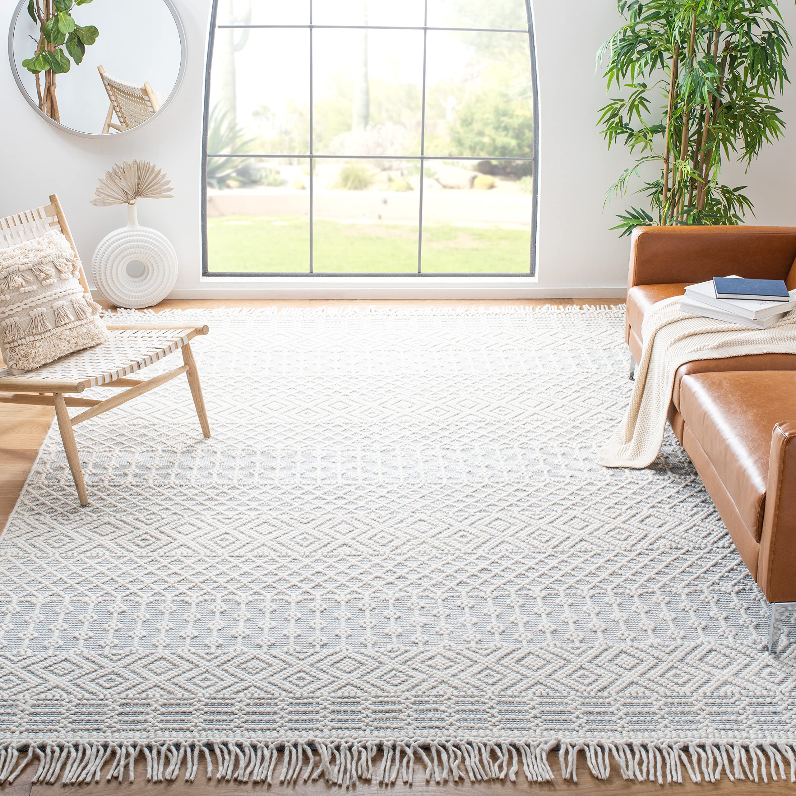 SAFAVIEH Natura Collection Accent Rug - 4' x 6', Ivory, Handmade Moroccan Boho Wool Fringe, Ideal for High Traffic Areas in Entryway, Living Room, Bedroom (NAT852B)
