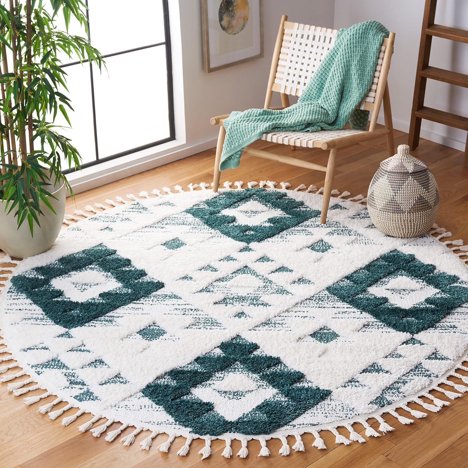 SAFAVIEH Area Rug 3x5 - Moroccan Tassel Shag Collection - Ivory, Non-Shedding & Easy to Clean, Plush High-Low Texture, Ideal for Living Room, Bedroom, Dining Space (MTS688C)