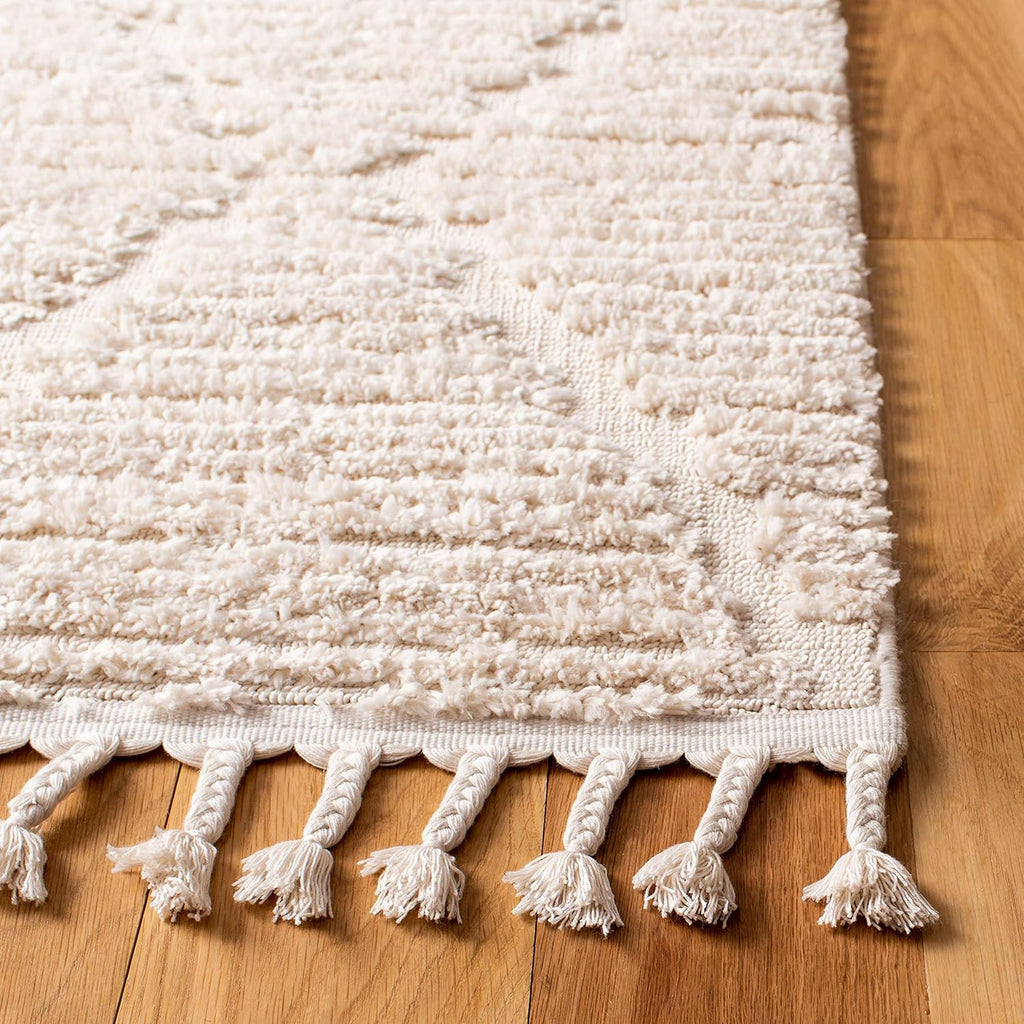 SAFAVIEH Marrakesh Collection Area Rug - 4' x 6', Beige, Moroccan Trellis Design with Tassel Detail, Non-Shedding & Easy to Clean, Ideal for Living Room, Bedroom, Dining Space (MRK517C)