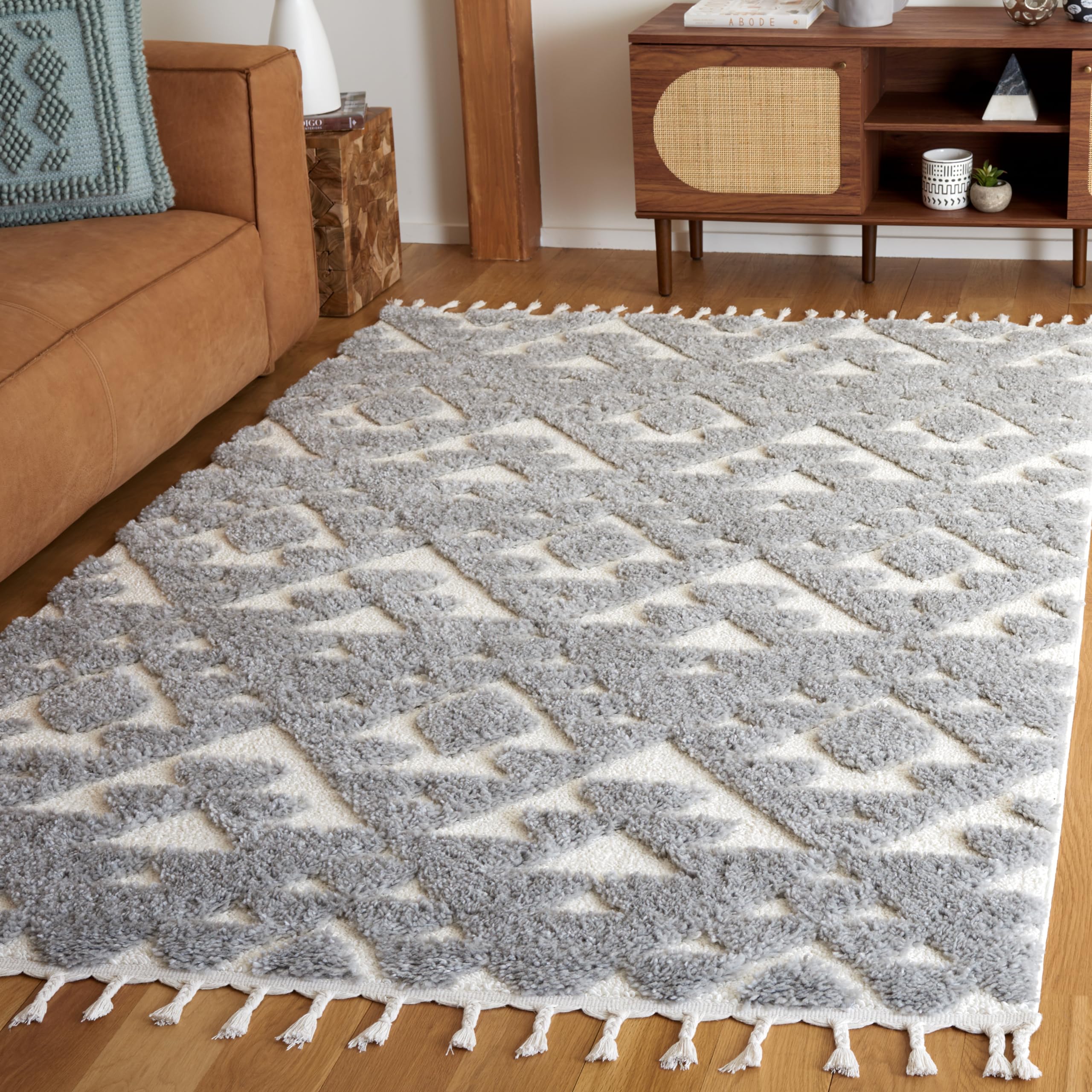 SAFAVIEH Area Rug 3x5 - Moroccan Tassel Shag Collection - Ivory, Non-Shedding & Easy to Clean, Plush High-Low Texture, Ideal for Living Room, Bedroom, Dining Space (MTS688C)