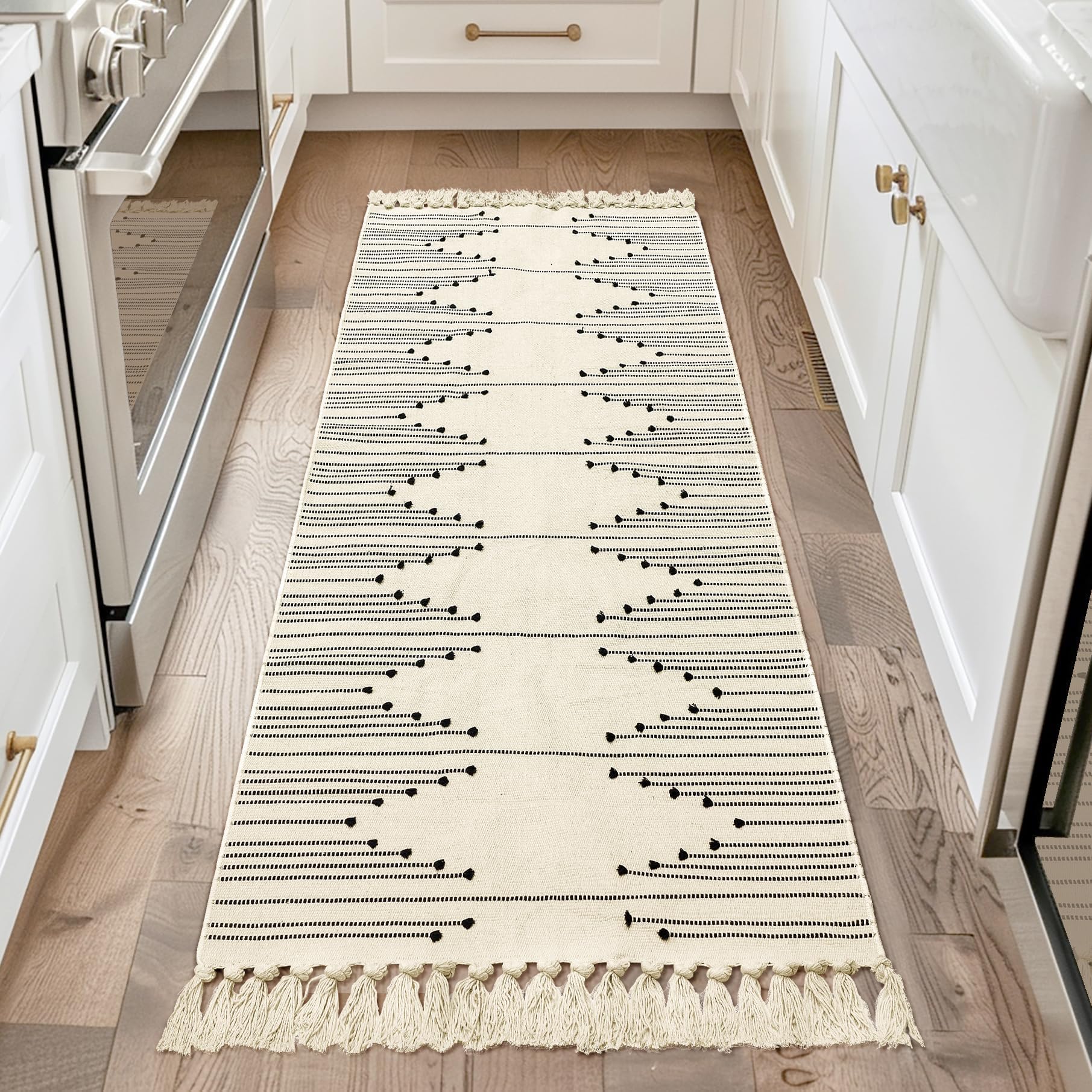 Tritard Washable Runners for Hallways 2x6 Boho Runner Rug with Tassels, Woven Cotton Kitchen Hallway Rug Runner Farmhouse Low Pile Rugs Carpet for Indoor Entryway Bathroom Laundry Bedroom, Black White
