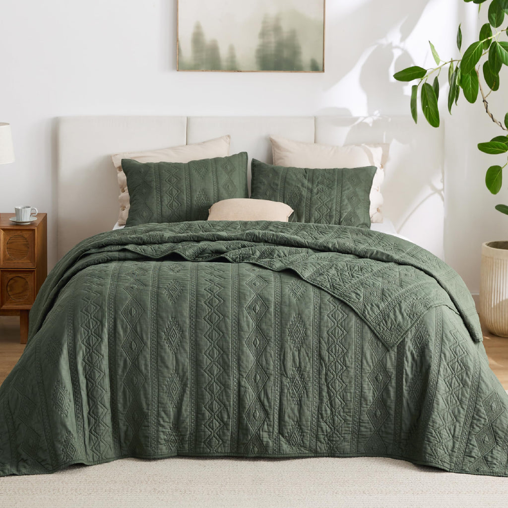 Bedsure 100% Cotton Quilt Set - Queen Size Bedspread, Lightweight Soft Bed Coverlet, PureWoven, 3-Piece Cozy Stitching Comforter with 2 Pillow Shams in Embroidery Clover Pattern, 90x96 in, Linen Beige