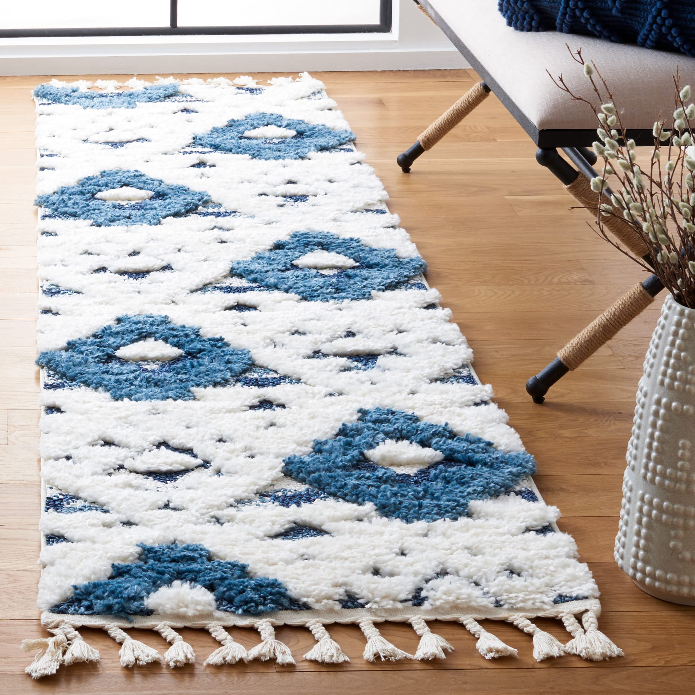 SAFAVIEH Area Rug 3x5 - Moroccan Tassel Shag Collection - Ivory, Non-Shedding & Easy to Clean, Plush High-Low Texture, Ideal for Living Room, Bedroom, Dining Space (MTS688C)