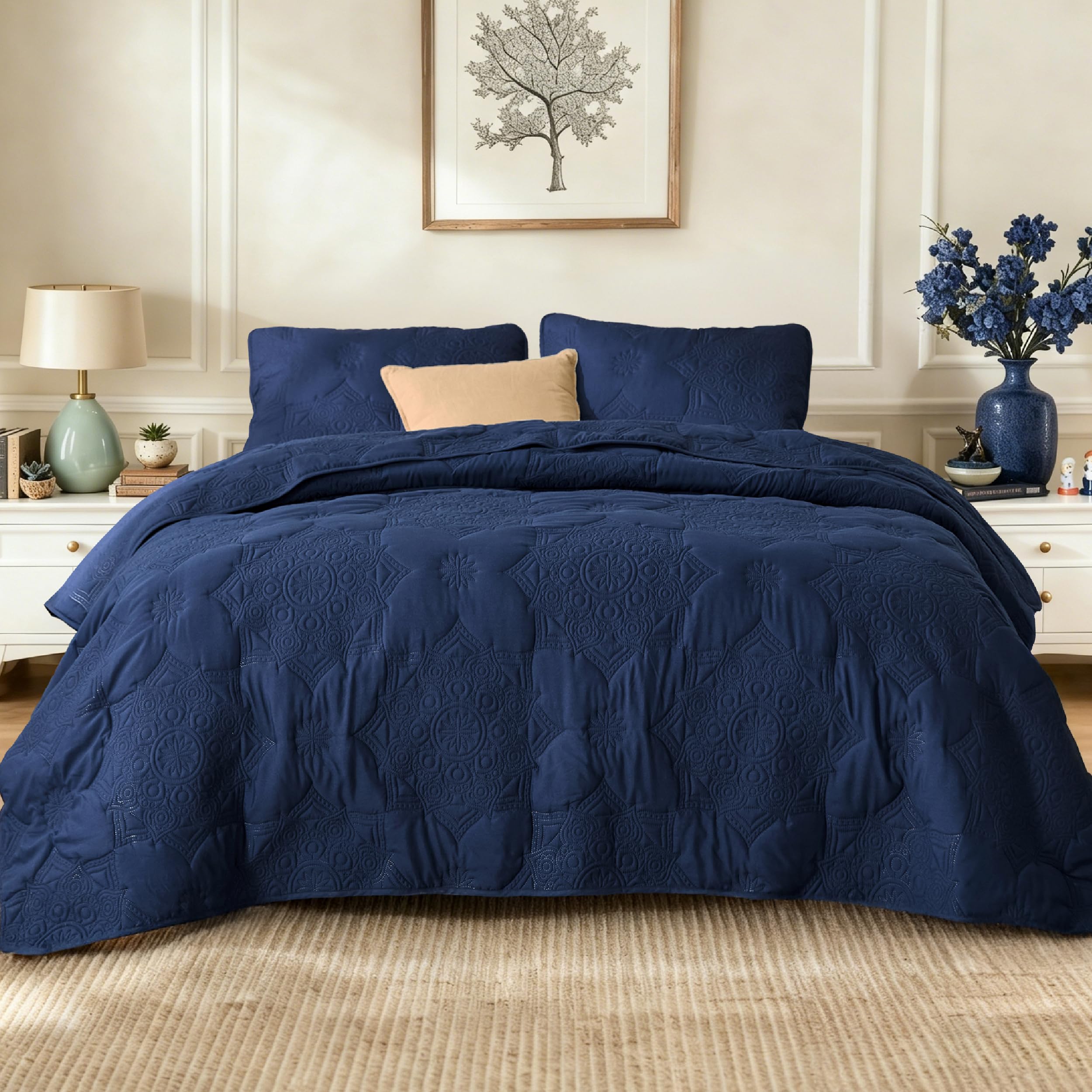 Bedsure King Quilt - Linen Bedspread King Size & Lightweight Comforter, Modern Farmhouse Coverlet with Clover Pattern, Ultra Soft All-Season Bedding, 106 x 96 Inches | Stitch-Free Quilting, Ultra Soft, Lightweight, Machine Washable, Pet-Friendly