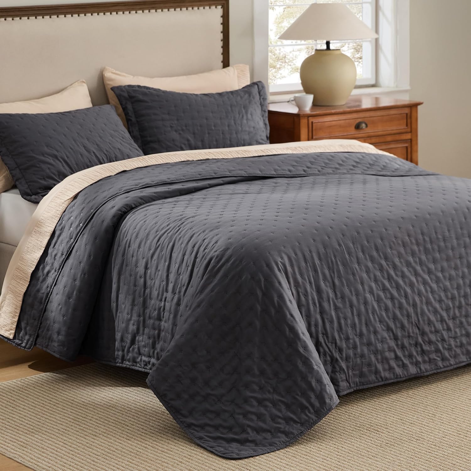 Bedsure Quilts Queen Size - Linen Bedspread Queen Size & Lightweight Comforter, Modern Farmhouse Coverlet with Clover Pattern, Ultra Soft All-Season Bedding, 90 x 96 Inches | Stitch-Free Quilting, Ultra Soft, Lightweight, Machine Washable, Pet-Friendly