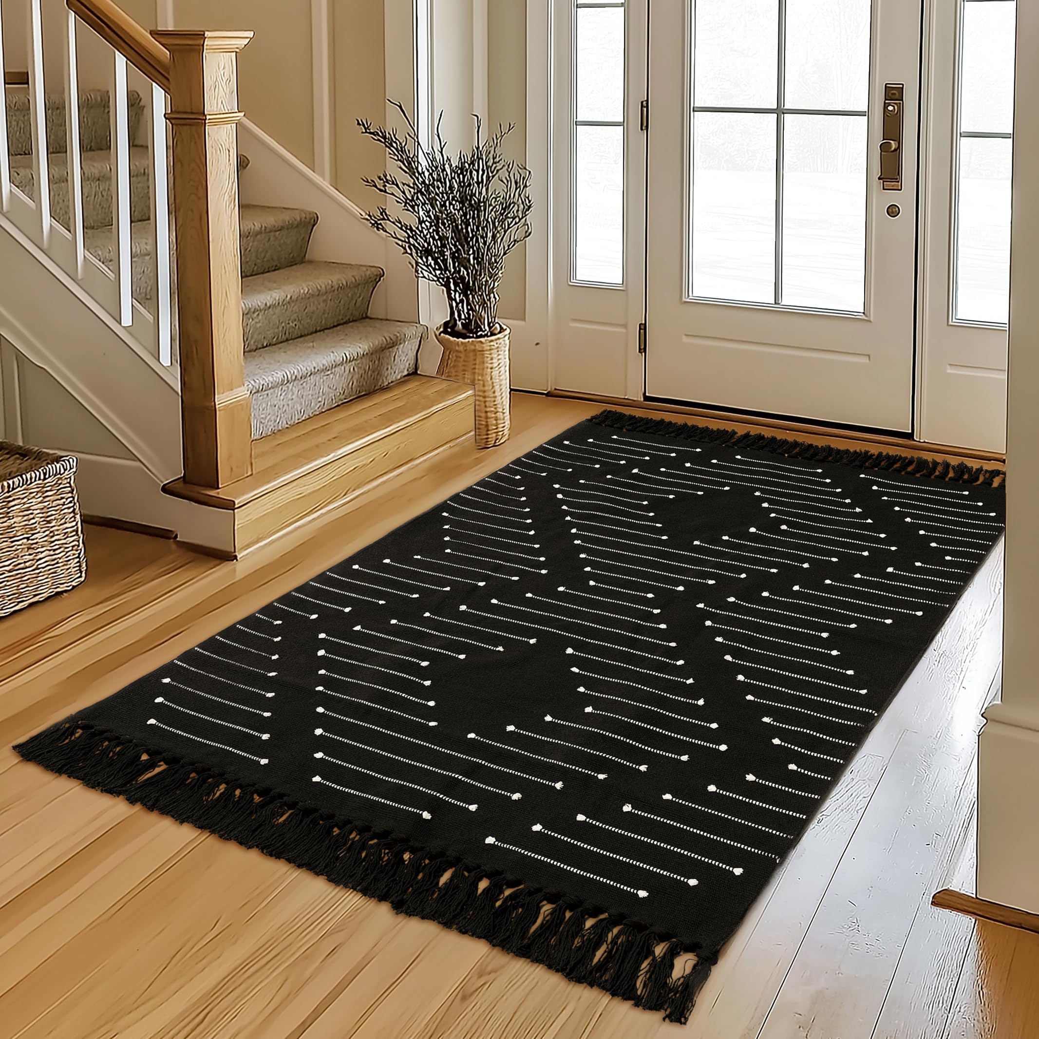 Tritard Washable Runners for Hallways 2x6 Boho Runner Rug with Tassels, Woven Cotton Kitchen Hallway Rug Runner Farmhouse Low Pile Rugs Carpet for Indoor Entryway Bathroom Laundry Bedroom, Black White
