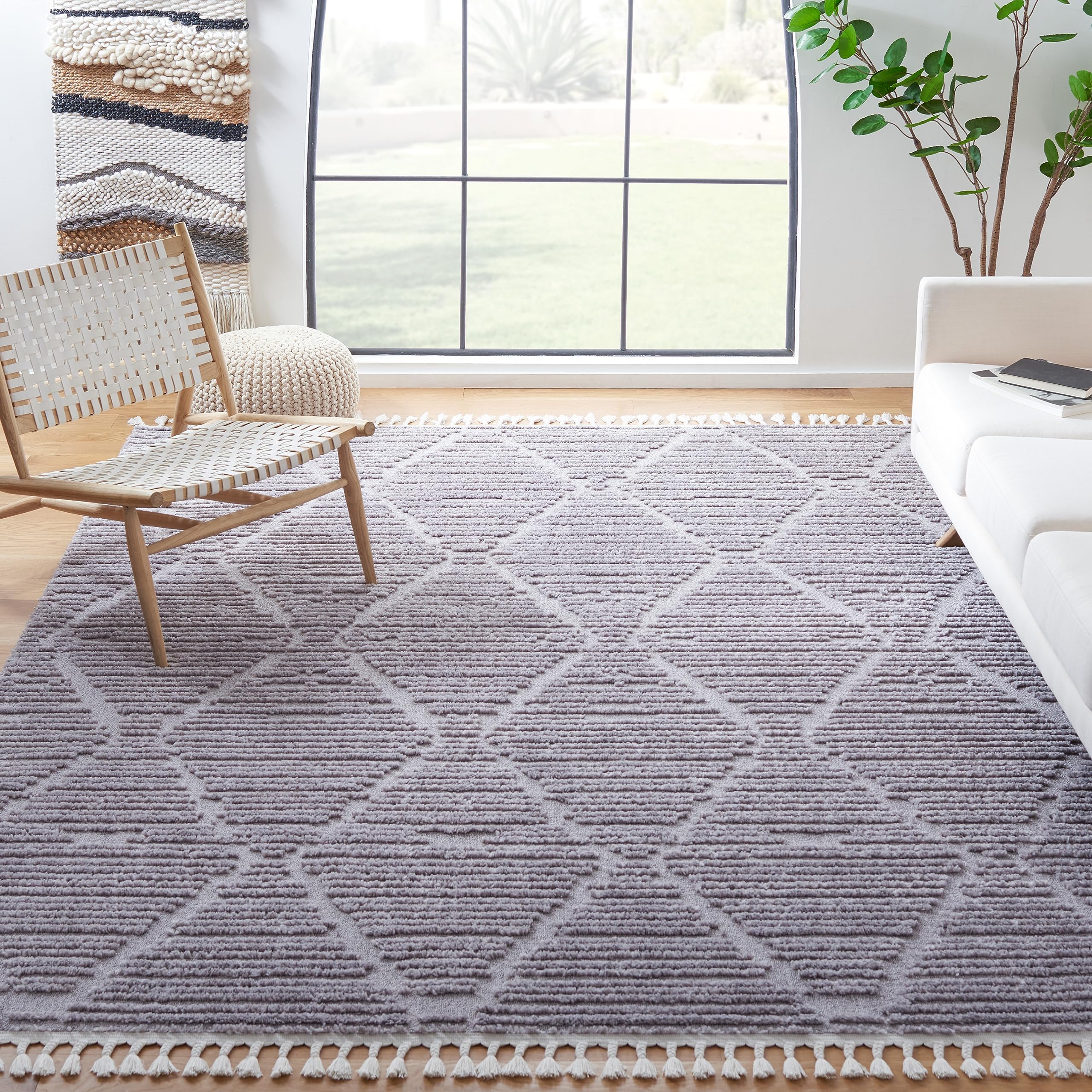 SAFAVIEH Marrakesh Collection Area Rug - 4' x 6', Beige, Moroccan Trellis Design with Tassel Detail, Non-Shedding & Easy to Clean, Ideal for Living Room, Bedroom, Dining Space (MRK517C)